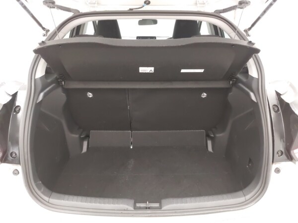 Used Toyota Yaris 2022 for sale - 76271952: Photo 8