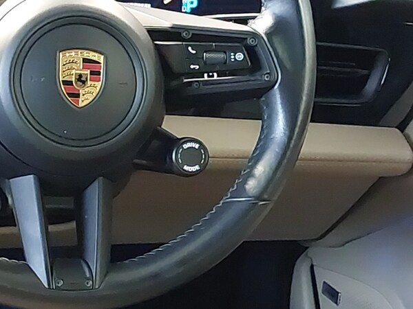 Used Porsche Taycan 2022 for sale - 76129888: Photo 11