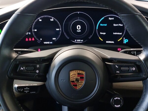 Used Porsche Taycan 2022 for sale - 76129888: Photo 19