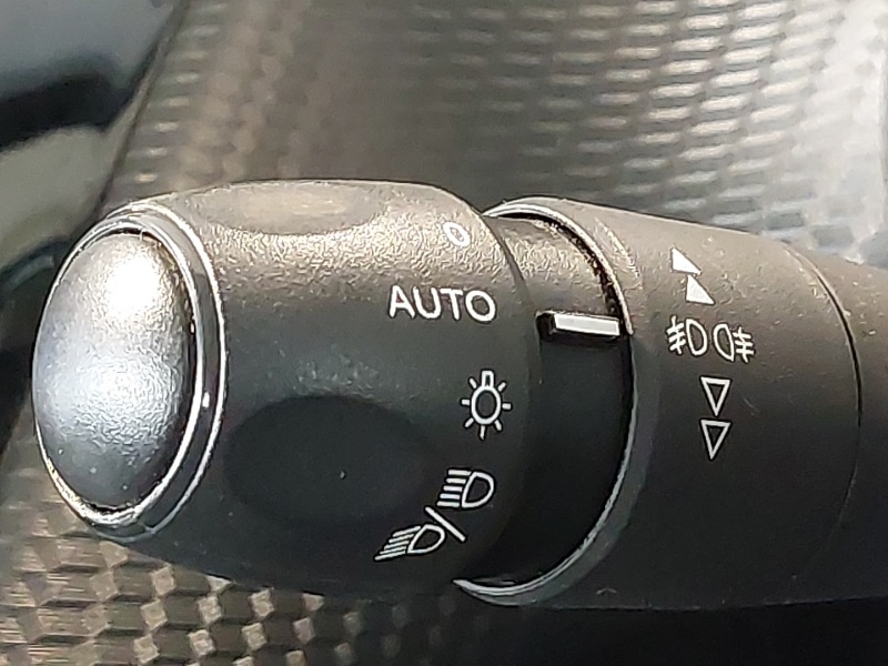 Used Peugeot 208 2018 for sale - 77782369: Photo 17