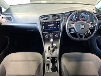 Used Volkswagen Golf 2019 for sale - 79569738: Photo