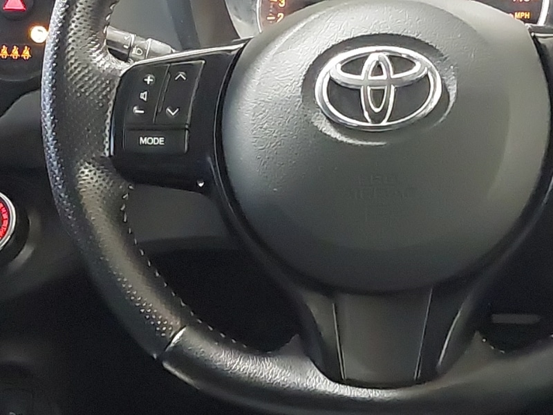 Used Toyota Yaris 2016 for sale - 77385732: Photo 10