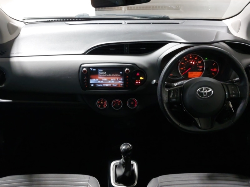 Used Toyota Yaris 2016 for sale - 77385732: Photo 2
