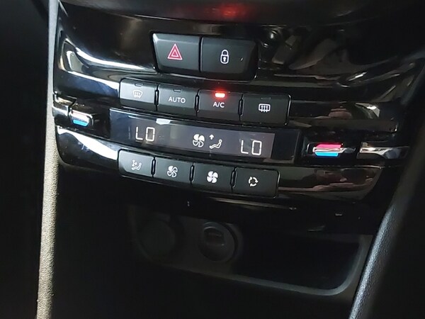Used Peugeot 2008 2019 for sale - 76213440: Photo 13