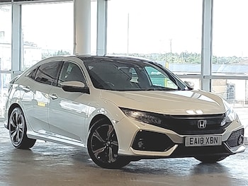 Used Honda Civic 2018 for sale - 75518600: Photo