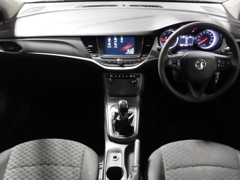 Used Vauxhall Astra 2018 for sale - 76752052: Photo 2