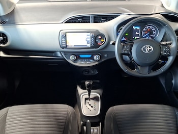 Used Toyota Yaris 2018 for sale - 78957298: Photo