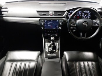 Used Skoda Superb 2017 for sale - 77410252: Photo