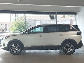 Used Peugeot 5008 2024 for sale - 76614007: Photo