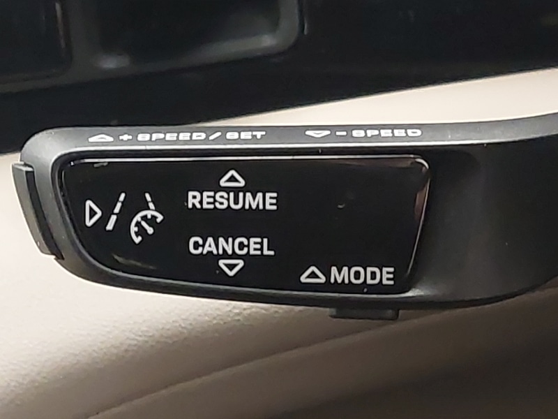 Used Porsche Taycan 2021 for sale - 76282120: Photo 15