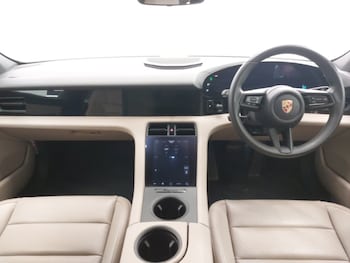 Used Porsche Taycan 2021 for sale - 76282120: Photo