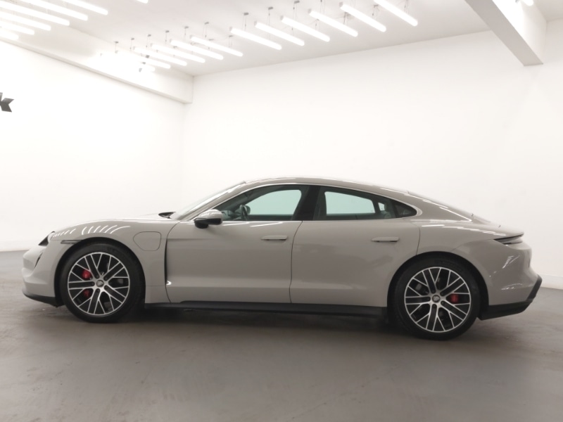 Used Porsche Taycan 2021 for sale - 76282120: Photo 4