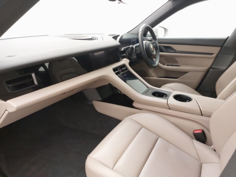Used Porsche Taycan 2021 for sale - 76282120: Photo 5