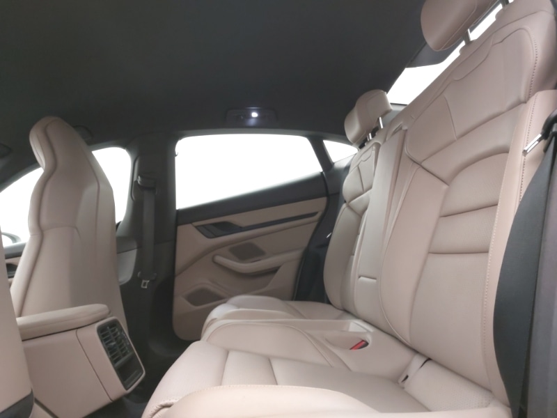 Used Porsche Taycan 2021 for sale - 76282120: Photo 6