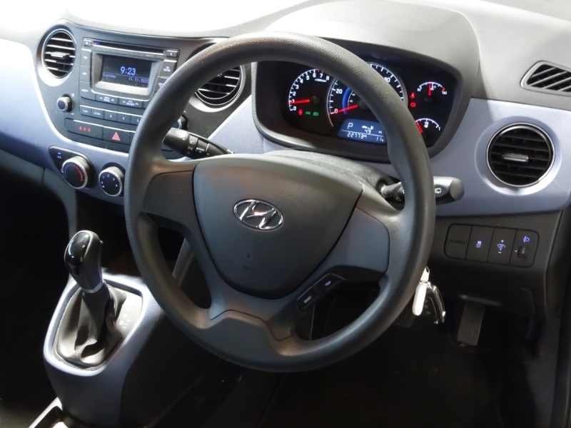 Used Hyundai i10 2014 for sale - 76628769: Photo 12