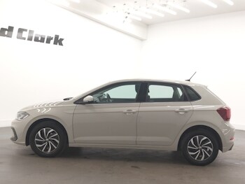 Used Volkswagen Polo 2024 for sale - 78704120: Photo