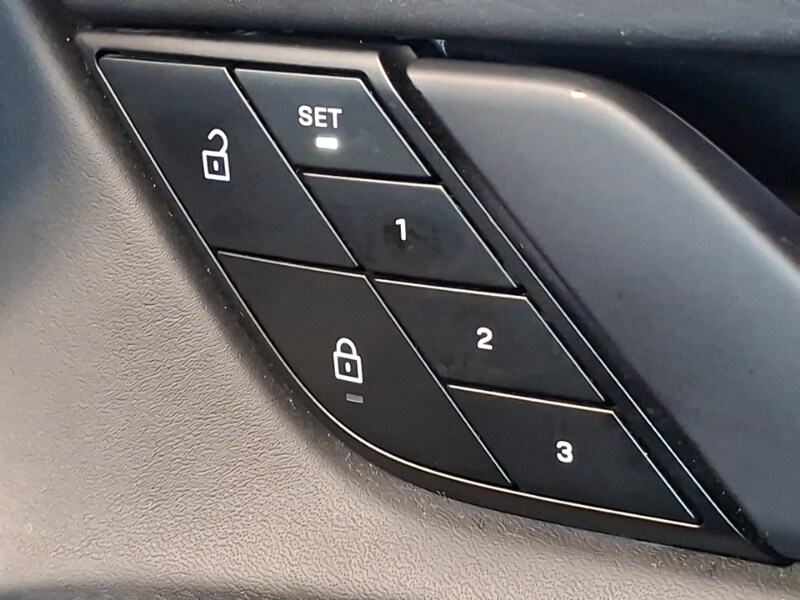 Used Porsche Taycan 2023 for sale - 78155989: Photo 19