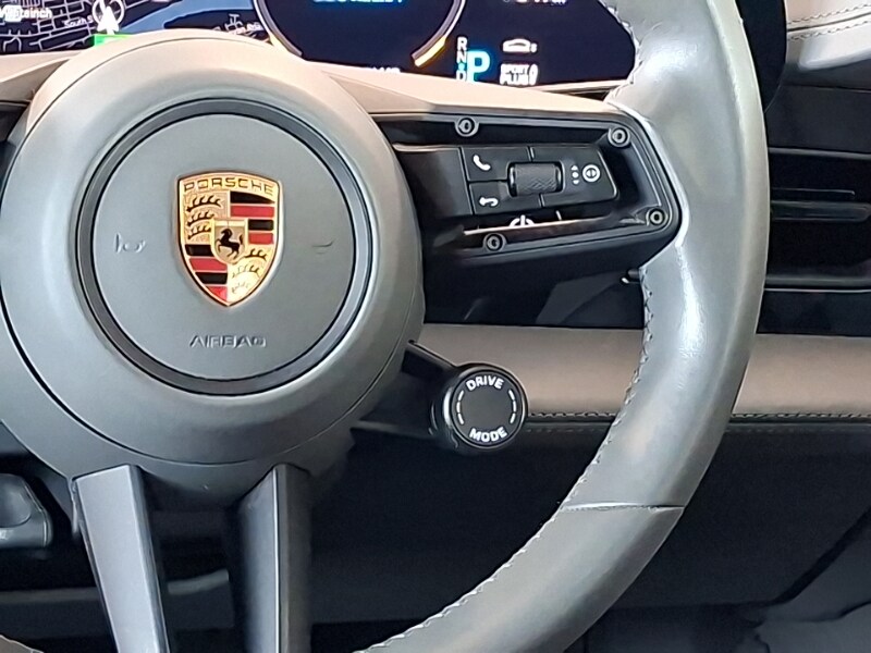 Used Porsche Taycan 2022 for sale - 78151385: Photo 11