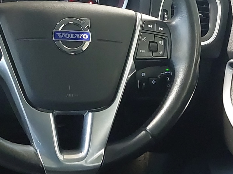 Used Volvo V40 2015 for sale - 77544390: Photo 11