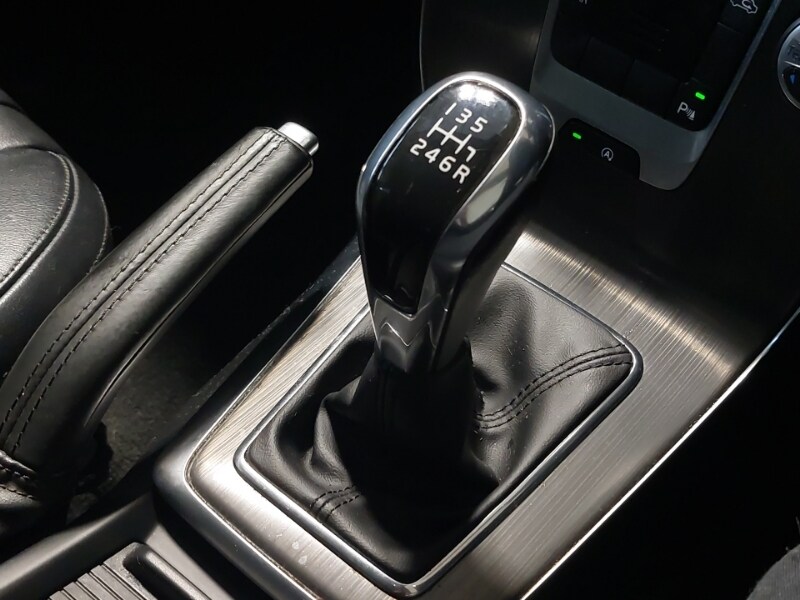 Used Volvo V40 2015 for sale - 77544390: Photo 15