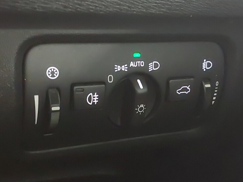 Used Volvo V40 2015 for sale - 77544390: Photo 18