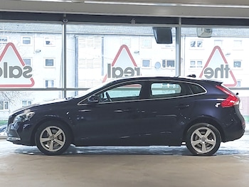 Used Volvo V40 2015 for sale - 77544390: Photo