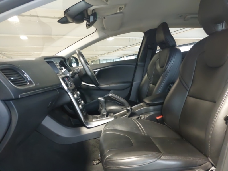 Used Volvo V40 2015 for sale - 77544390: Photo 5