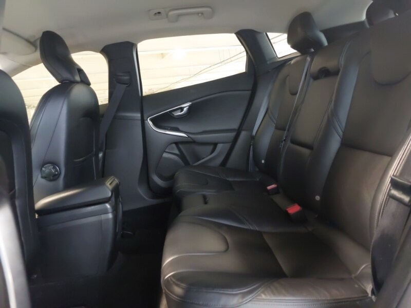 Used Volvo V40 2015 for sale - 77544390: Photo 6