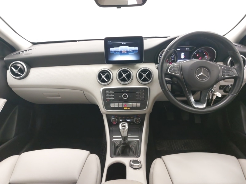 Used Mercedes-Benz A-Class 2016 for sale - 77852454: Photo 2