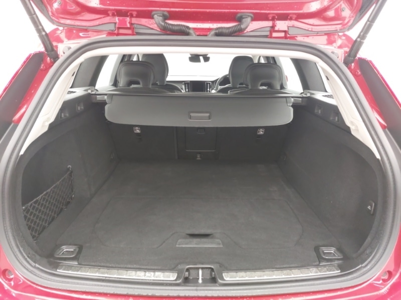 Used Volvo V60 2023 for sale - 77750915: Photo 8