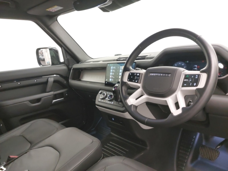 Used Land Rover Defender 2024 for sale - 77832458: Photo 2