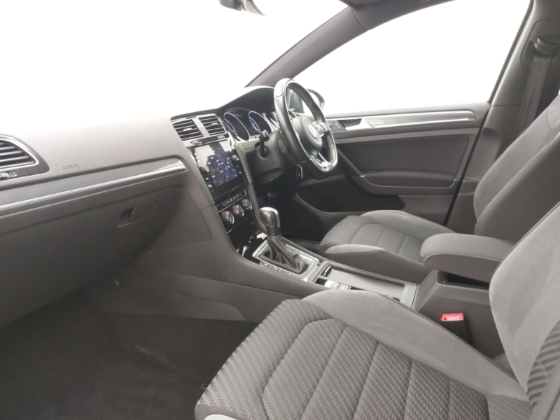 Used Volkswagen Golf 2019 for sale - 77852474: Photo 5