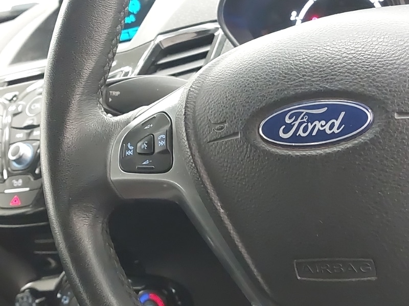 Used Ford Fiesta 2015 for sale - 76987359: Photo 11