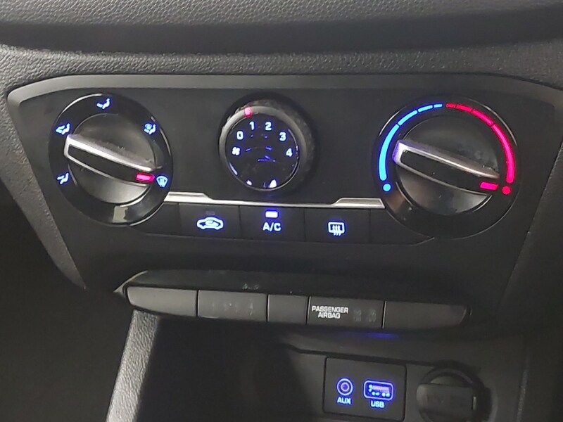 Used Hyundai i20 2018 for sale - 77300064: Photo 16