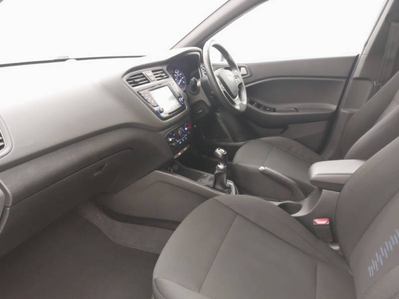 Used Hyundai i20 2018 for sale - 77300064: Photo 5