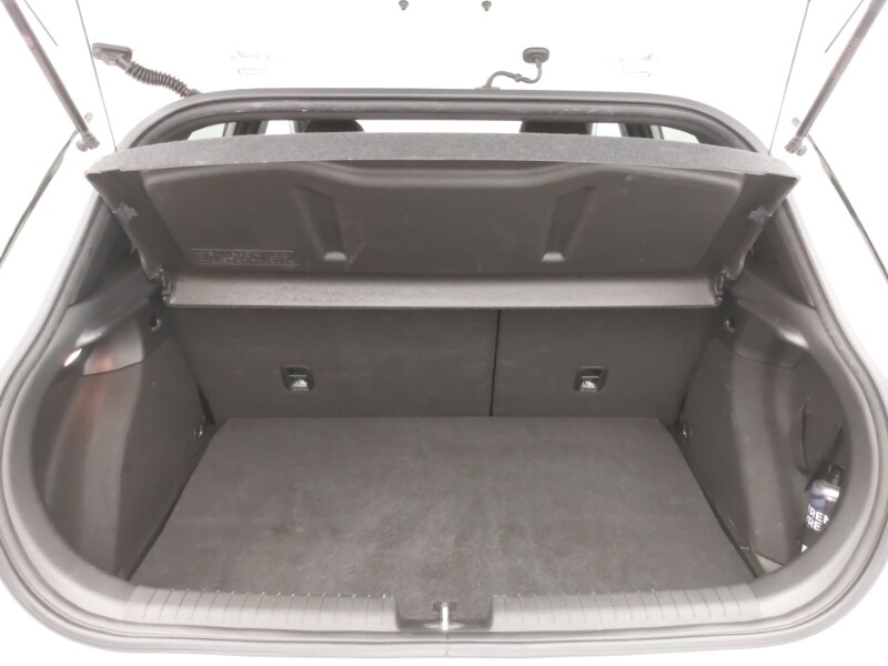 Used Hyundai i20 2018 for sale - 77300064: Photo 8