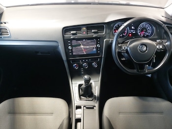 Used Volkswagen Golf 2018 for sale - 77623457: Photo