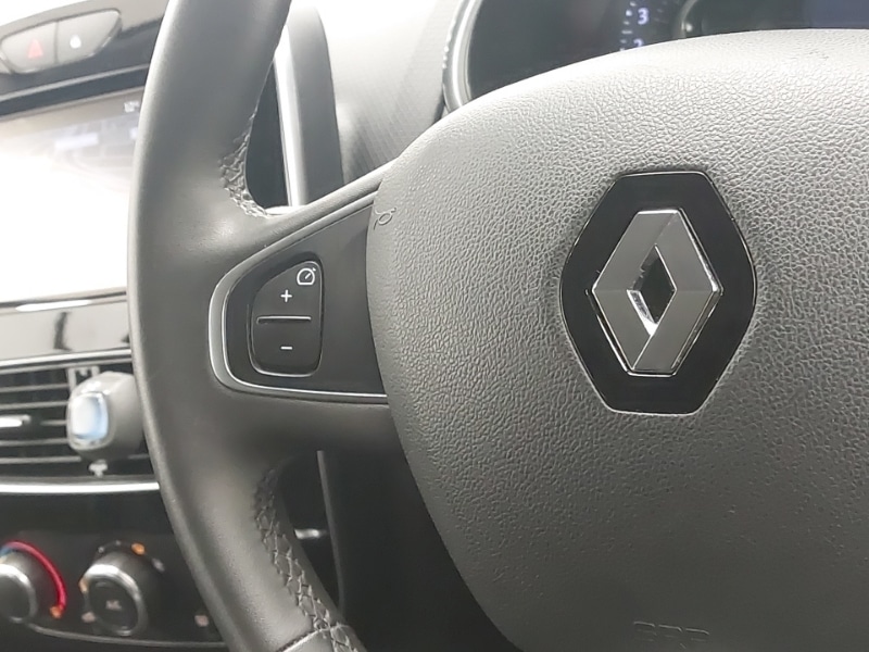 Used Renault Clio 2017 for sale - 77852483: Photo 11