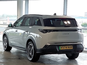 Used Peugeot 5008 2024 for sale - 76403787: Photo