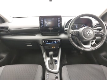 Used Toyota Yaris 2022 for sale - 76493280: Photo