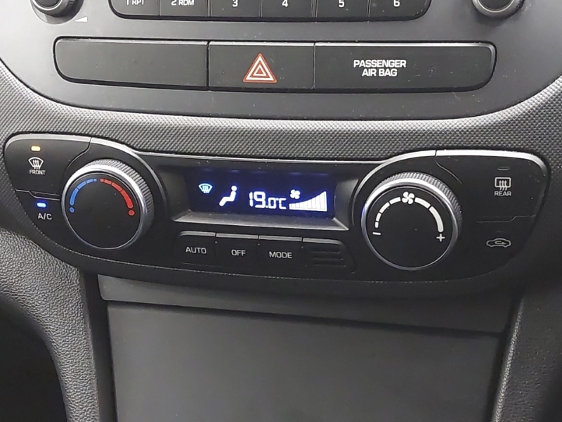 Used Hyundai i10 2017 for sale - 76763844: Photo 16