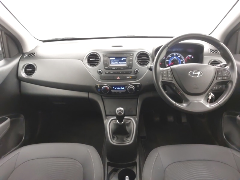 Used Hyundai i10 2017 for sale - 76763844: Photo 2