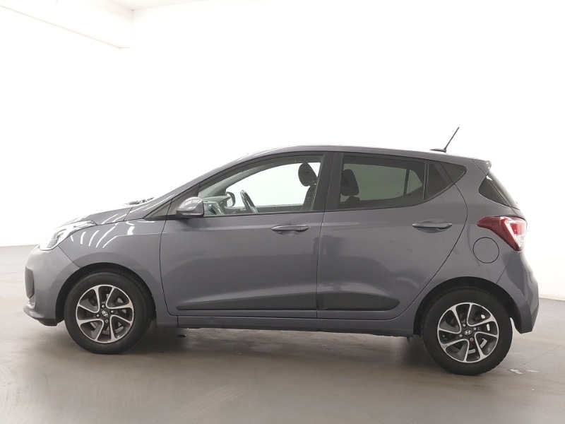 Used Hyundai i10 2017 for sale - 76763844: Photo 4