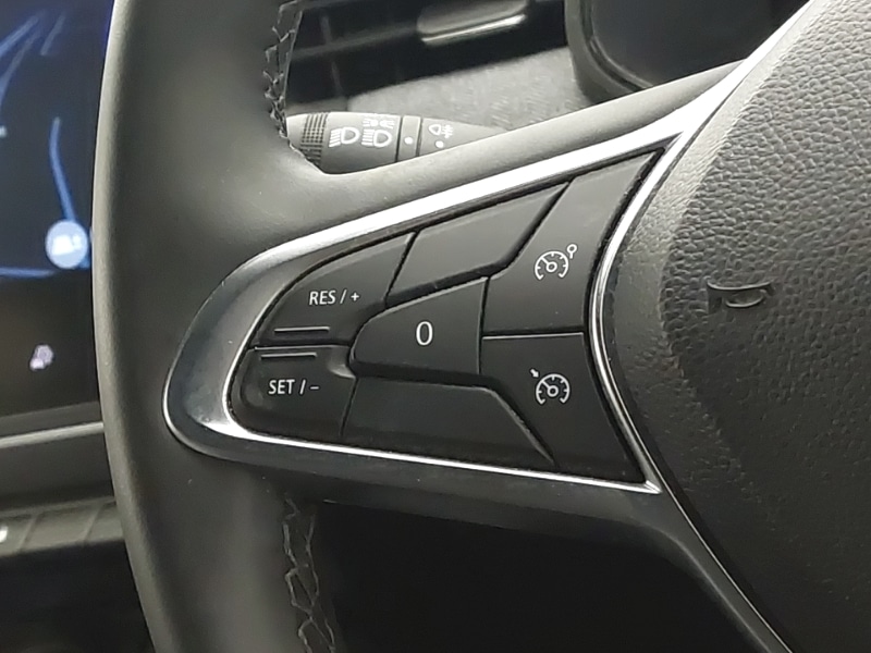 Used Renault Clio 2024 for sale - 77947703: Photo 11