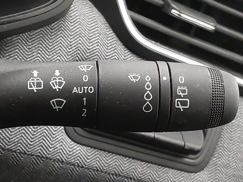 Used Renault Clio 2024 for sale - 77947703: Photo 17