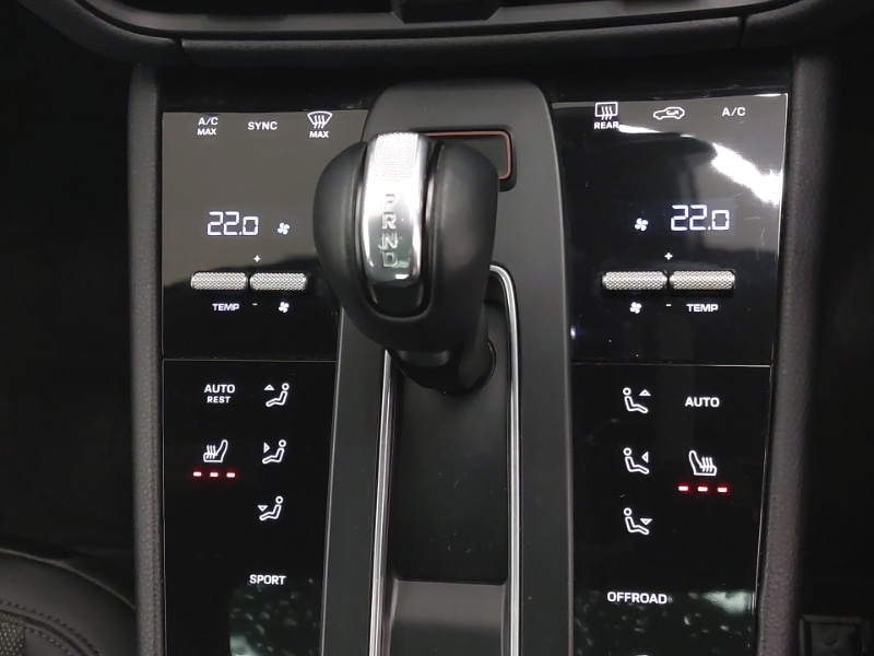 Used Porsche Macan 2021 for sale - 78147214: Photo 16