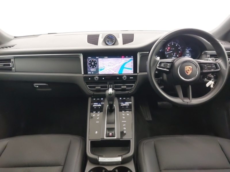 Used Porsche Macan 2021 for sale - 78147214: Photo 2