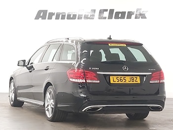 Used Mercedes-Benz E Class 2015 for sale - 76471456: Photo