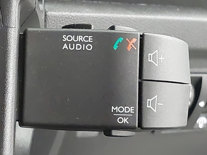 Used Renault Captur 2017 for sale - 76589320: Photo 19