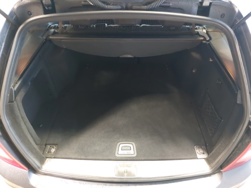 Used Mercedes-Benz C Class 2013 for sale - 77610904: Photo 8